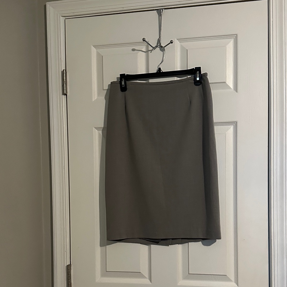 Calvin Klein Elegant Gray Pencil Skirt